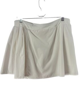 Avia  skort size large 12/14 white athletic , tennis